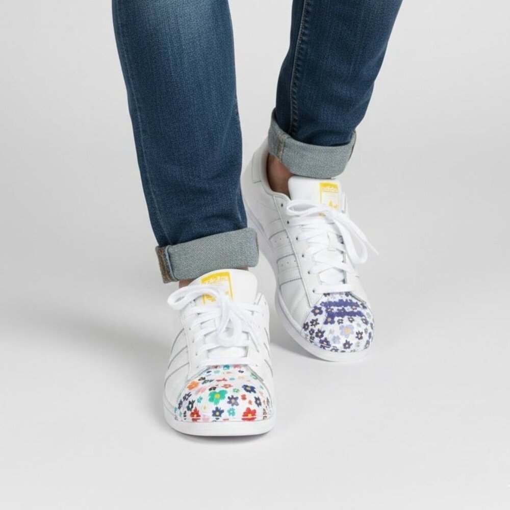 Adidas Superstar Mens Size 9 White Floral Art Pharell Supershell Sneakers Shoes